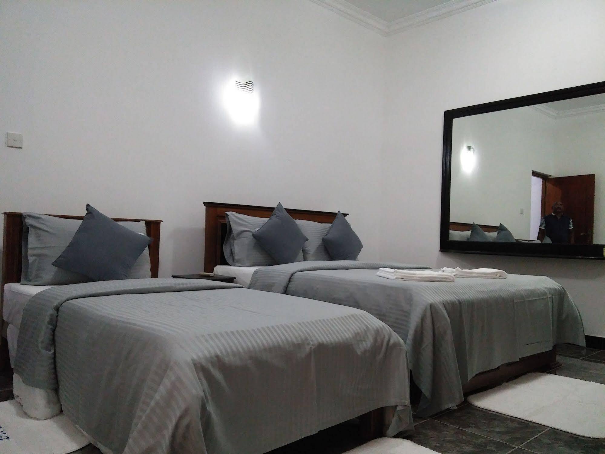 West Dene Bed & Breakfast Negombo Luaran gambar